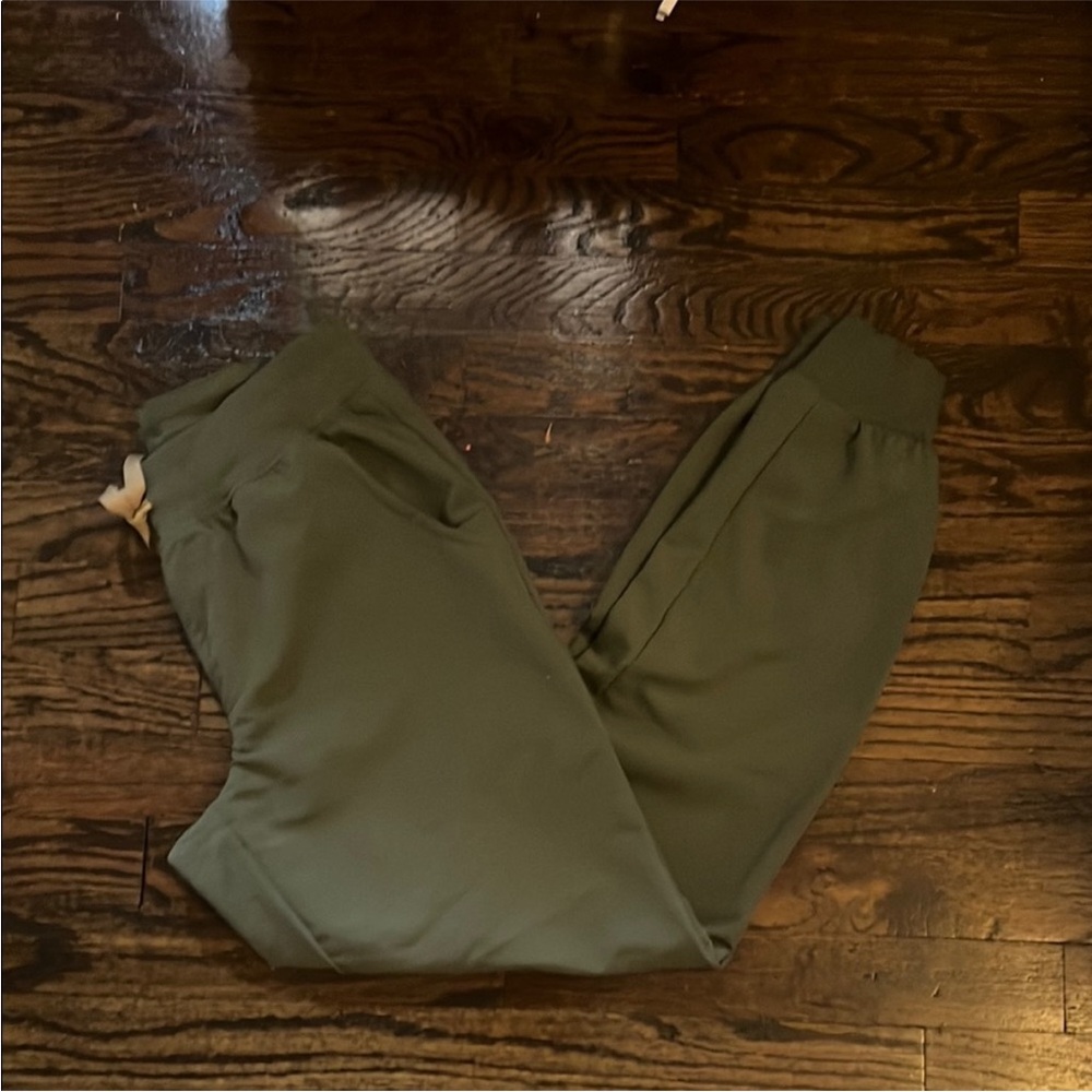 Figs Women's Olive Green Joggers